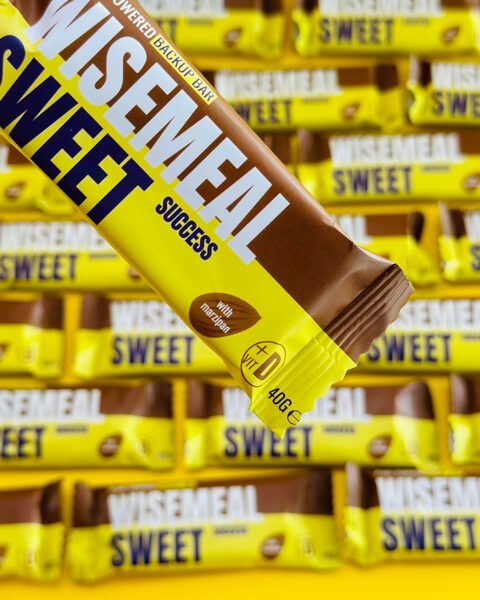 WISEMEAL "Sweet Success" ābolu enerģijas batoniņš ar marcipānu, vitamīnu D3 (40g)